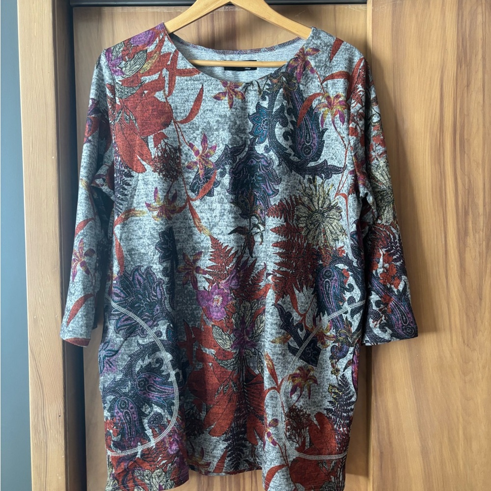 Floral Patterned Gray, Red Orange Women's Top L / XL, Fall colour Light sweater